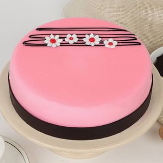 Round Strawberry Cream Cake