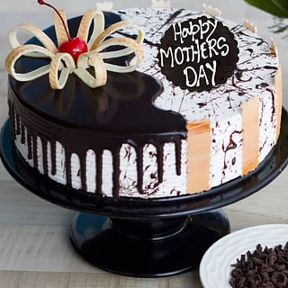 Vanilla and Chocolate Cake For Mothers Day 