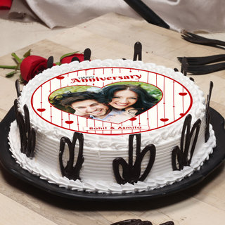 Side View of Sweetest Hug photo cake for wedding anniversary