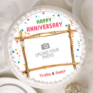 Top View of Round Shape Photo Cake For Anniversary Celebration