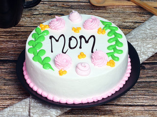 Strawberry Cake for Mom