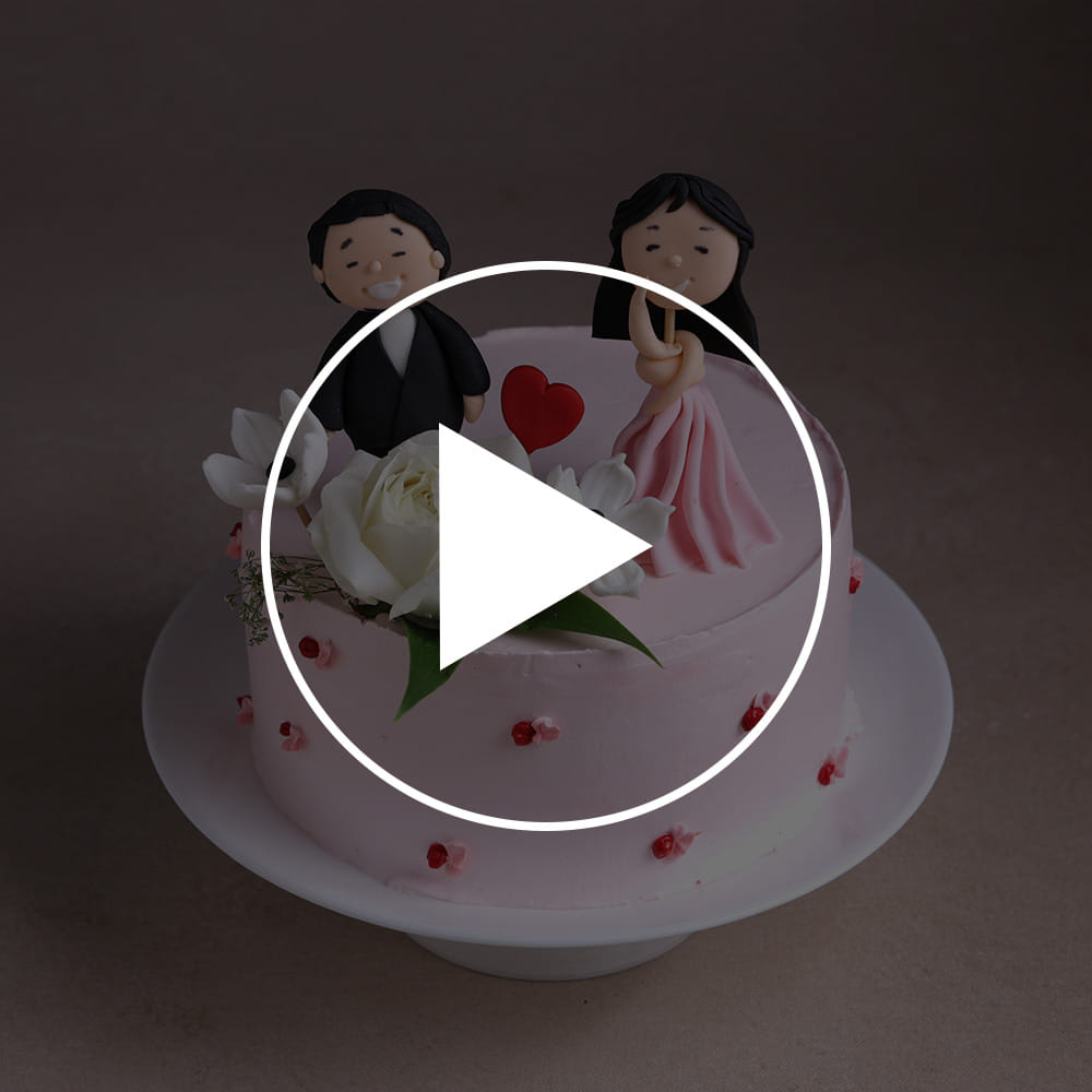 Flowers N Smiles Anniversary Cake