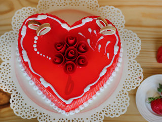Juicy Heart Shape Strawberry Cake