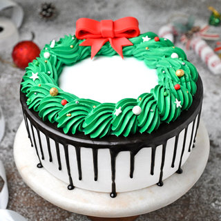 Wreath Black Forest Cake for Christmas